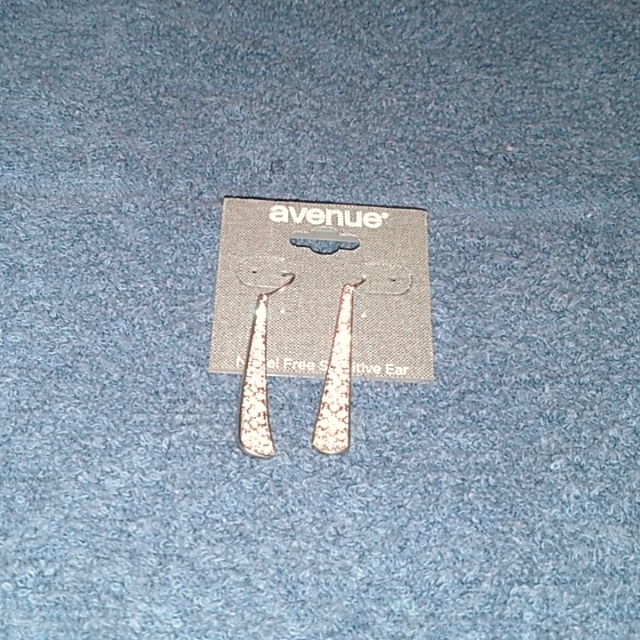 Silver And Diamond Earrings 8$
